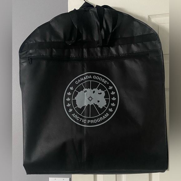 Navy blue Canada goose Lorette Parka - Picture 11 of 11